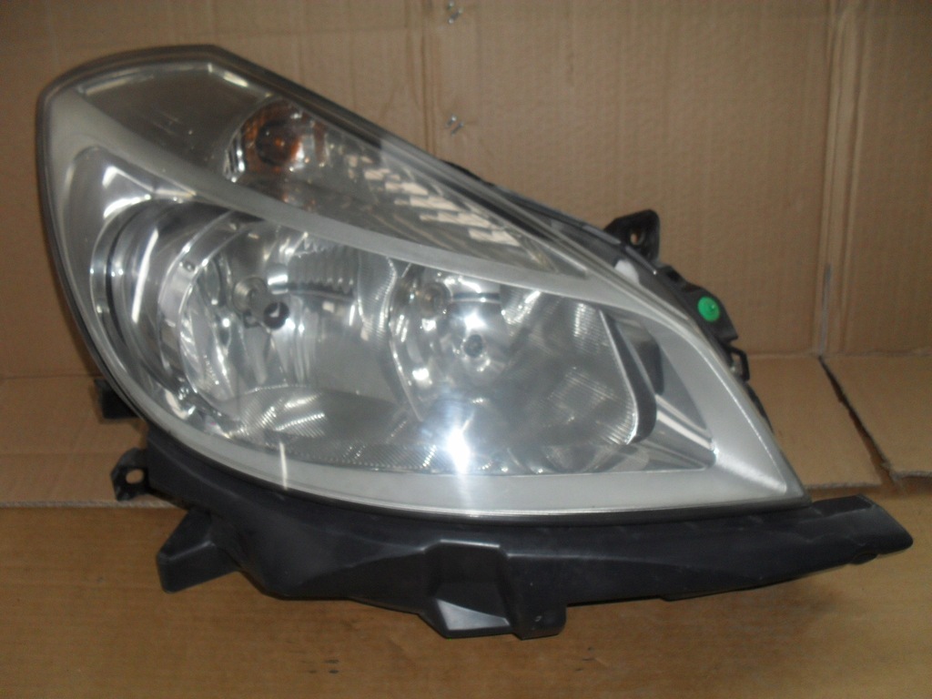 LAMPA PRZEDNIA PRZÓD PRAWA RENAULT CLIO 3 III EURO