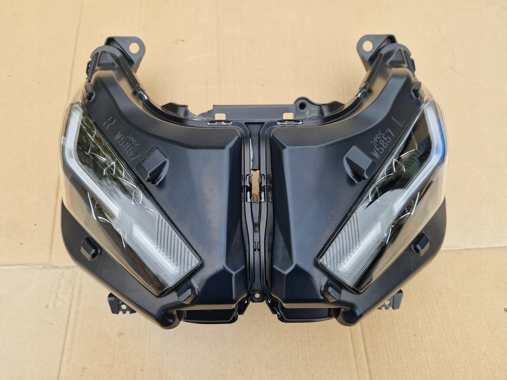 Honda X-ADV 750 2021 2022 lift lampa reflektor