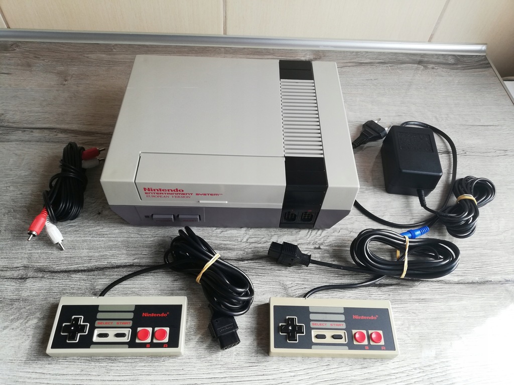 Konsola NINTENDO NES PAL !!!