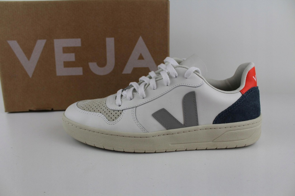 Veja V-10 Leather Extra roz.44 /28,5cm (CK619)