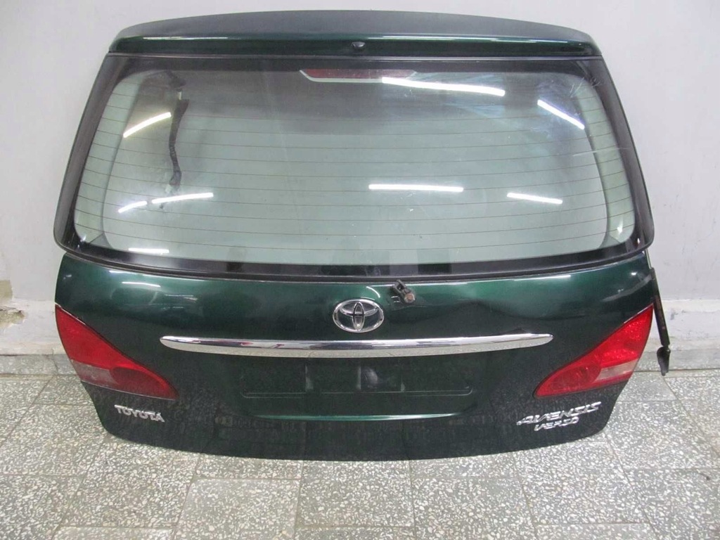 TOYOTA AVENSIS VERSO KLAPA BAGAZNIKA TYL KPL 6R4 0