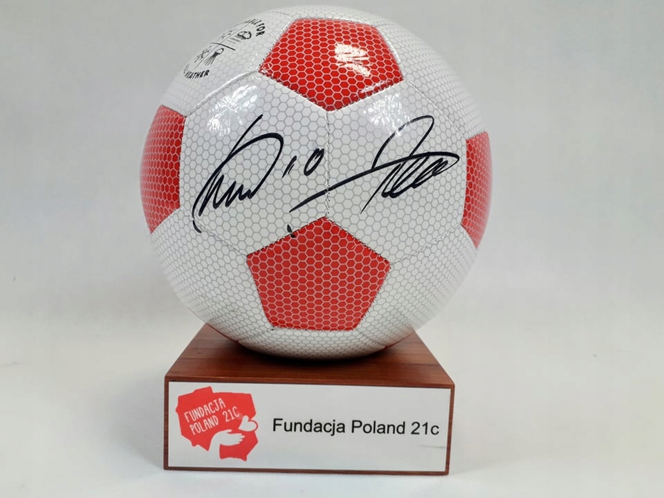 Lukas Podolski, piłka z autografem od 1ZŁ! (zag)