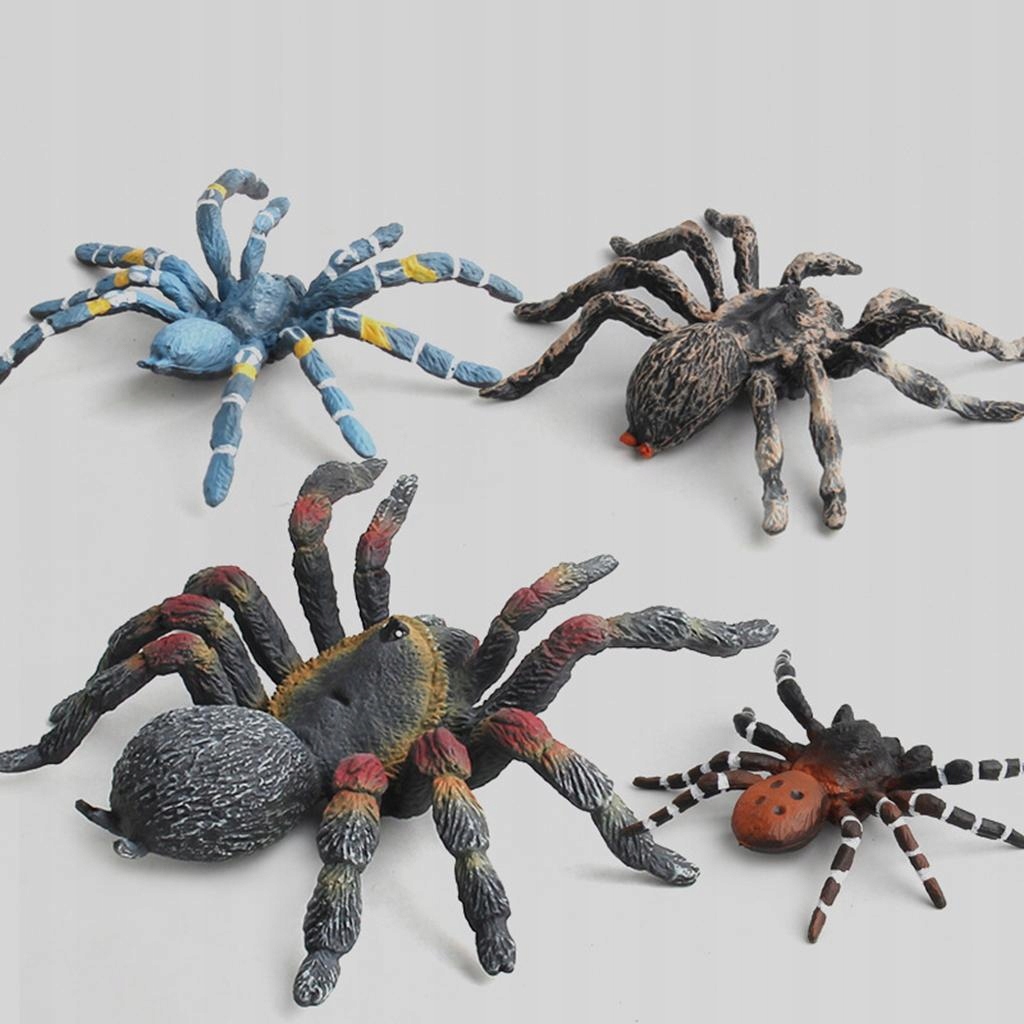 4 . Plastikowy model pająka na halloween