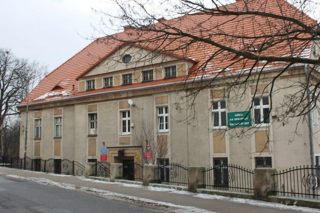 Komercyjne, Nowa Ruda, Kłodzki (pow.), 155 m²