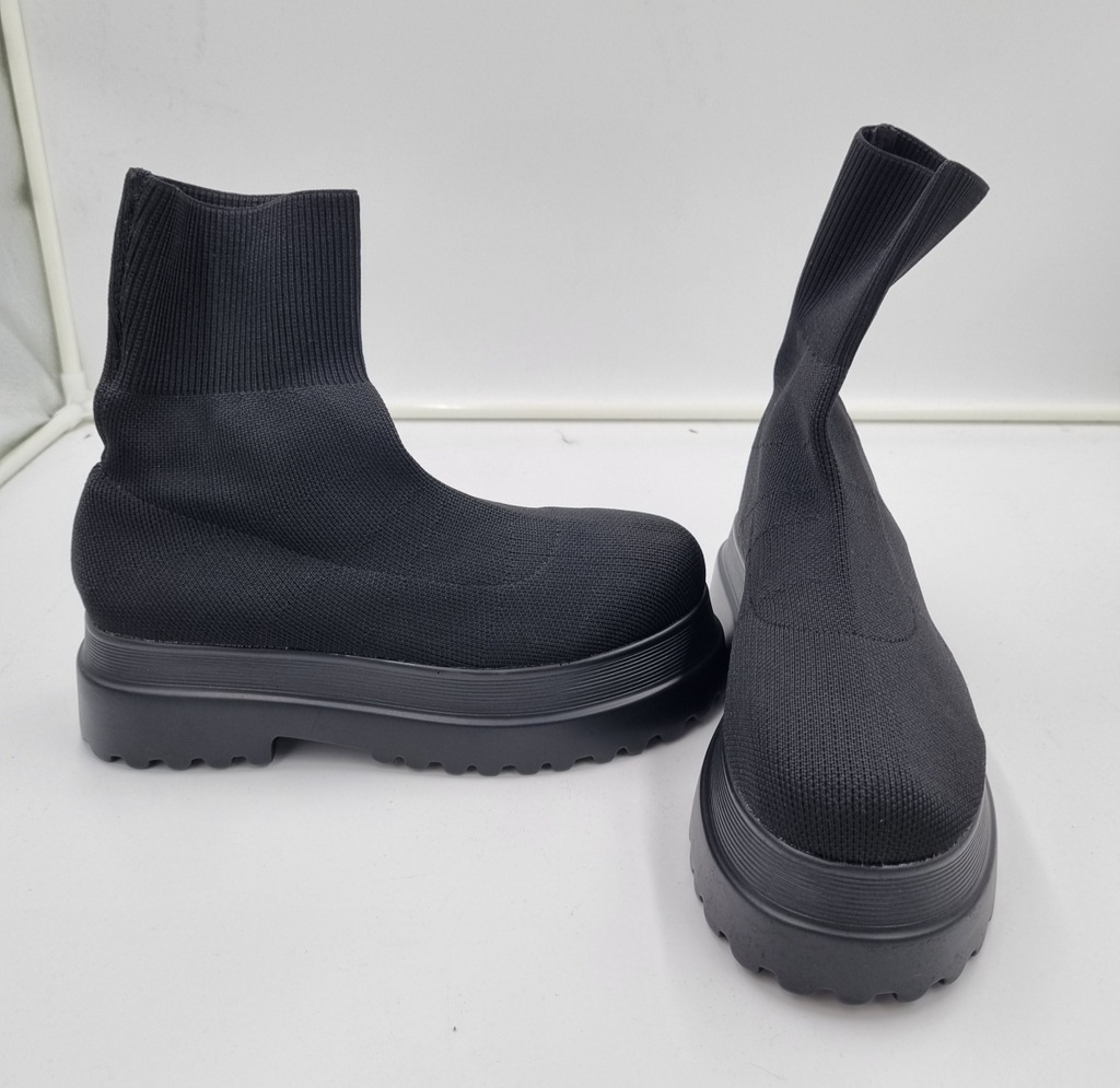 BOTKI DAMSKIE CZARNE GŁADKIE WSUWANE KLASYCZNE 38 859