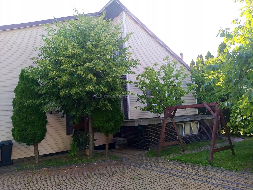 Dom, Pacyna (gm.), 330 m²