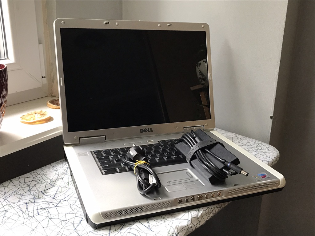 Laptop Dell Inspiron 9300 do starych gier 12367107004 oficjalne