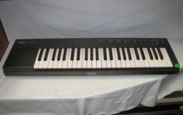 KEYBOARD YAMAHA PSR-15 - NR S755