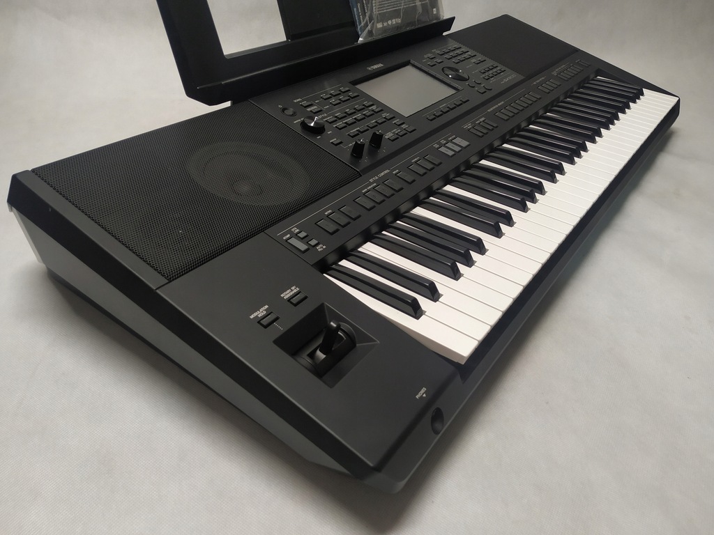 Yamaha PSR-SX900 keyboard
