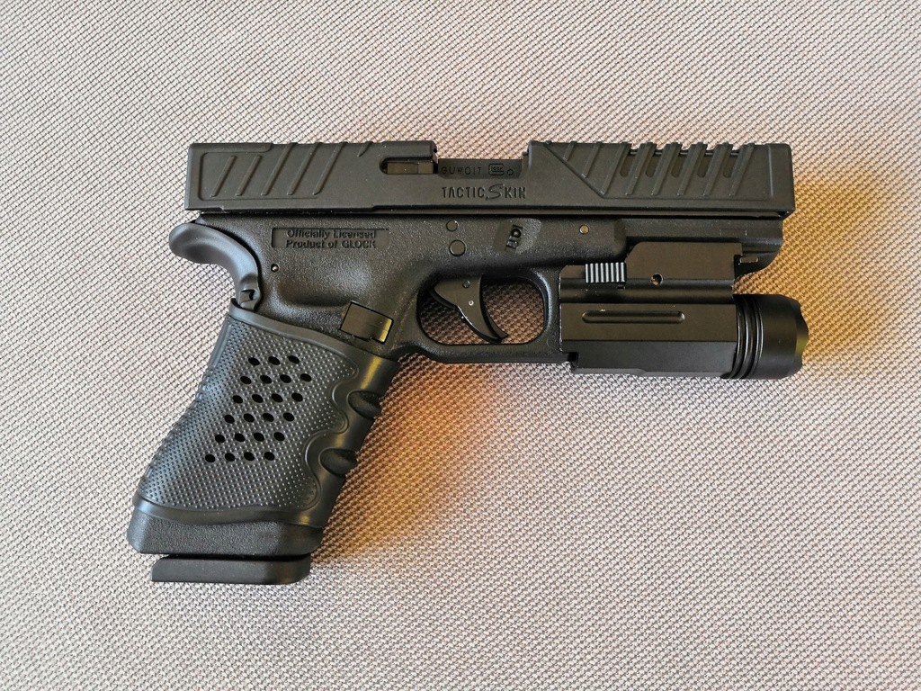 NOWA WIATRÓWKA CO2 GLOCK 17 gen.3 TACTICAL+LATARKA