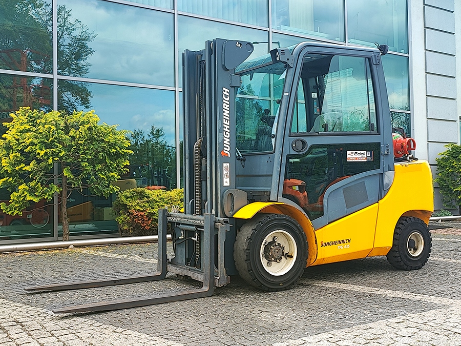 Wózek widłowy gazowy Jungheinrich TFG435 LPG 3,5t Triplex 4,5m 4757 h| 2014
