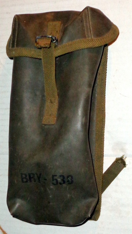 BRY 538 - jakiś przy pasowy pojemnik wojskowy - Belgia.
