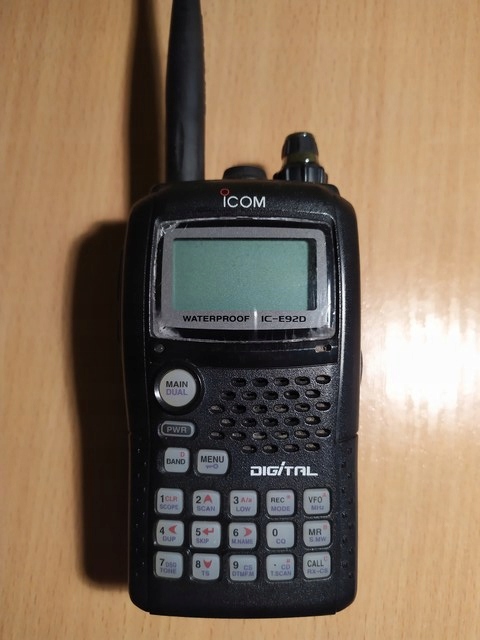 ICOM IC-E92D + MIKROFON GPS + przewód+battery case