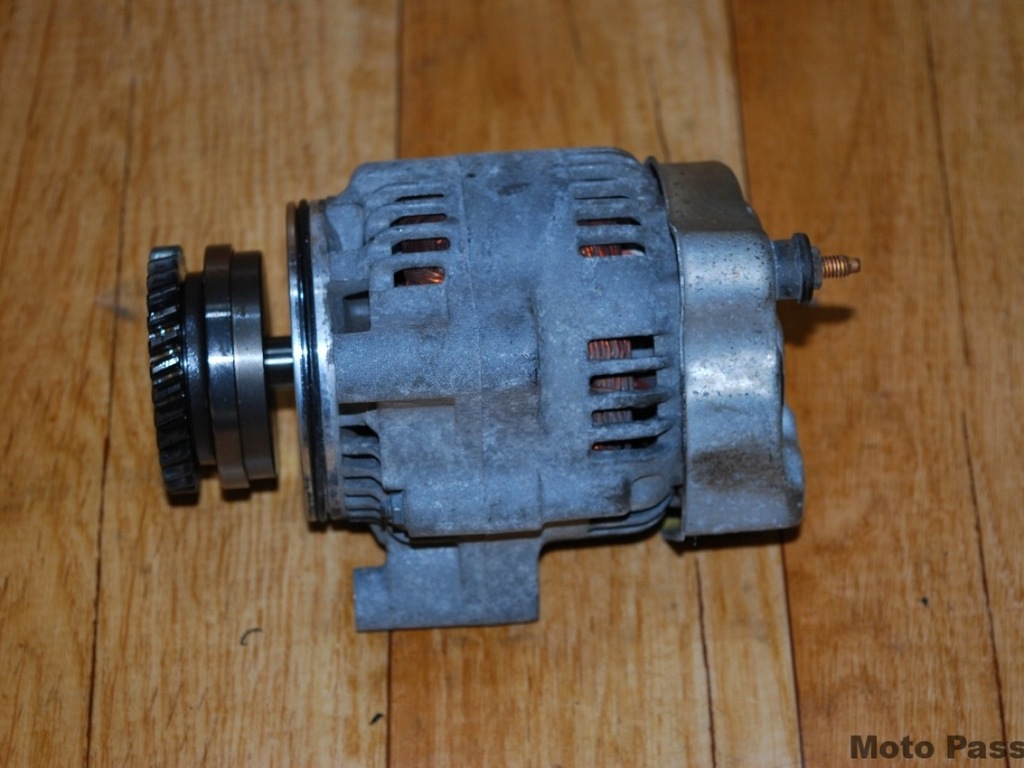 Alternator SUZUKI GSF 600 650 1200 GSX BANDIT 6953818052 oficjalne