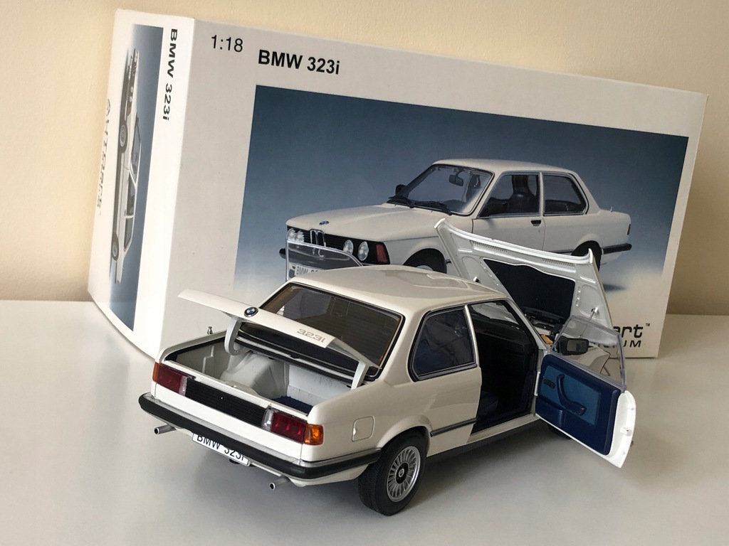 AUTOart 1:18 BMW 323i e21 Millennium (white) - 11483277704