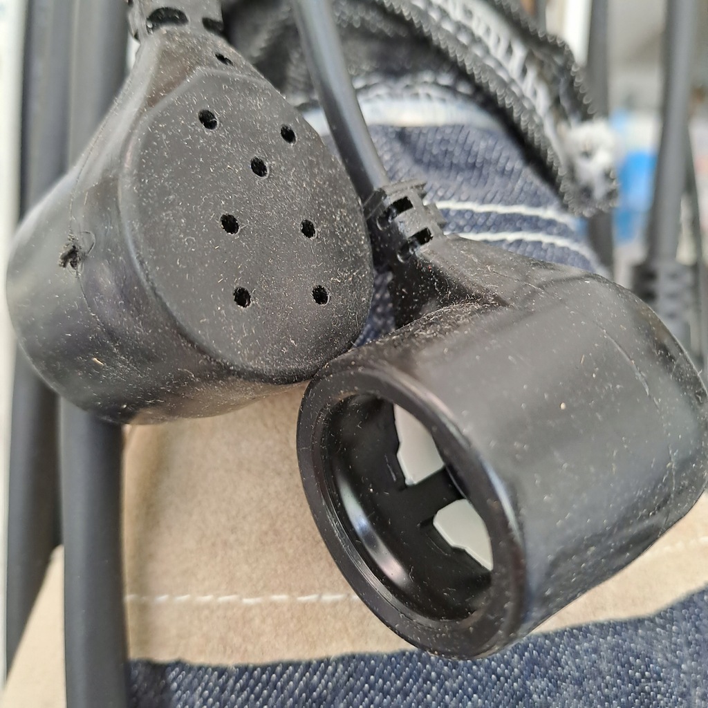 Oprawka bryzgoszczelna świetl T8 z przewodem #271