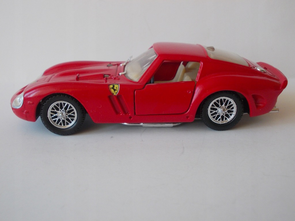 Купить FERRARI 250 GTO 1963 - СОЛИДО 1:43: отзывы, фото, характеристики в интерне-магазине Aredi.ru