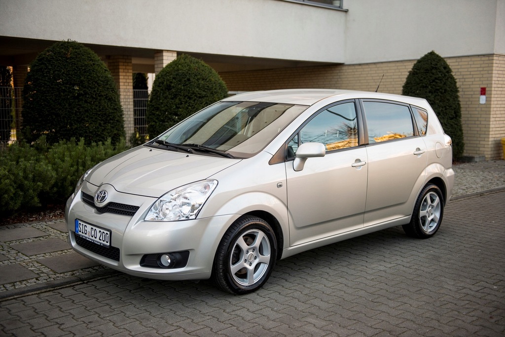 TOYOTA COROLLA VERSO 1.8 VVTi EXECUTIVE IDEAŁ