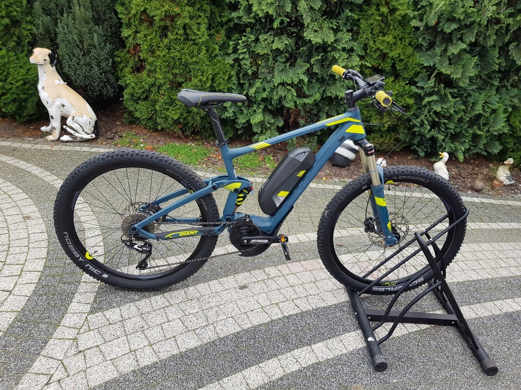 Giant aluxx sl fluidform e bike hotsell