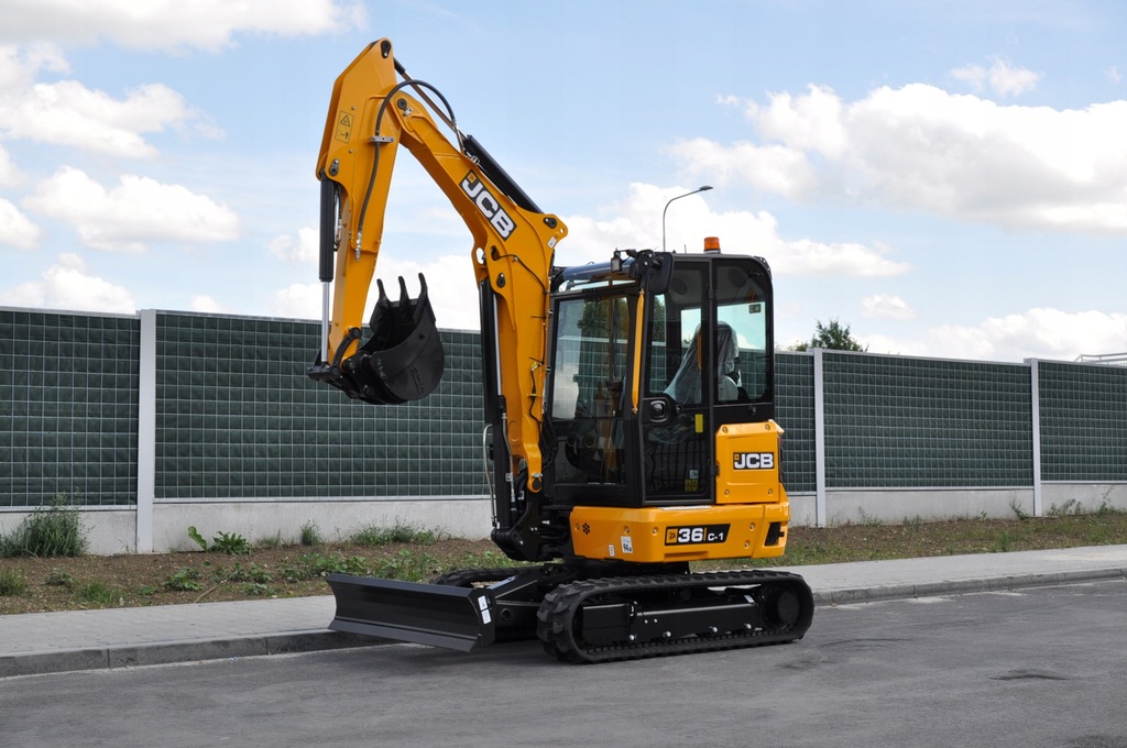 Lonking cdm6240. экскаватор в магазине. мини-экскаватор sany sy35u. экскаватор отзыв. экскаватор sany 55c.