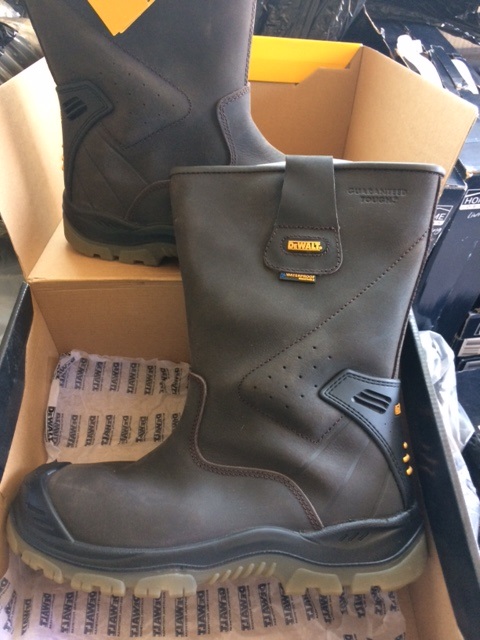 Buty robocze Kozaki skóra DeWalt Tungsten roz 43 8193877665