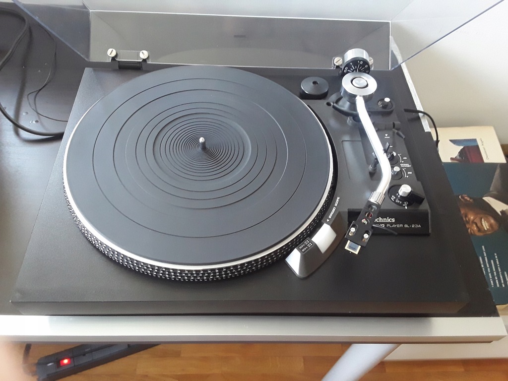 Gramofon Technics SL-23A