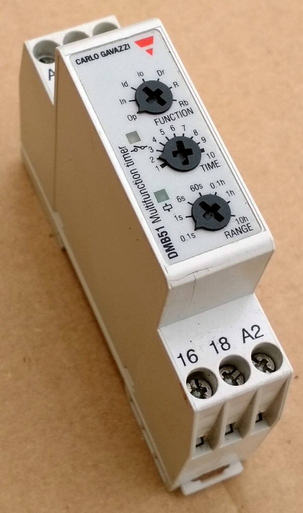 Timer wielofunkcyjny DMB 51 CARLO GAVAZZI