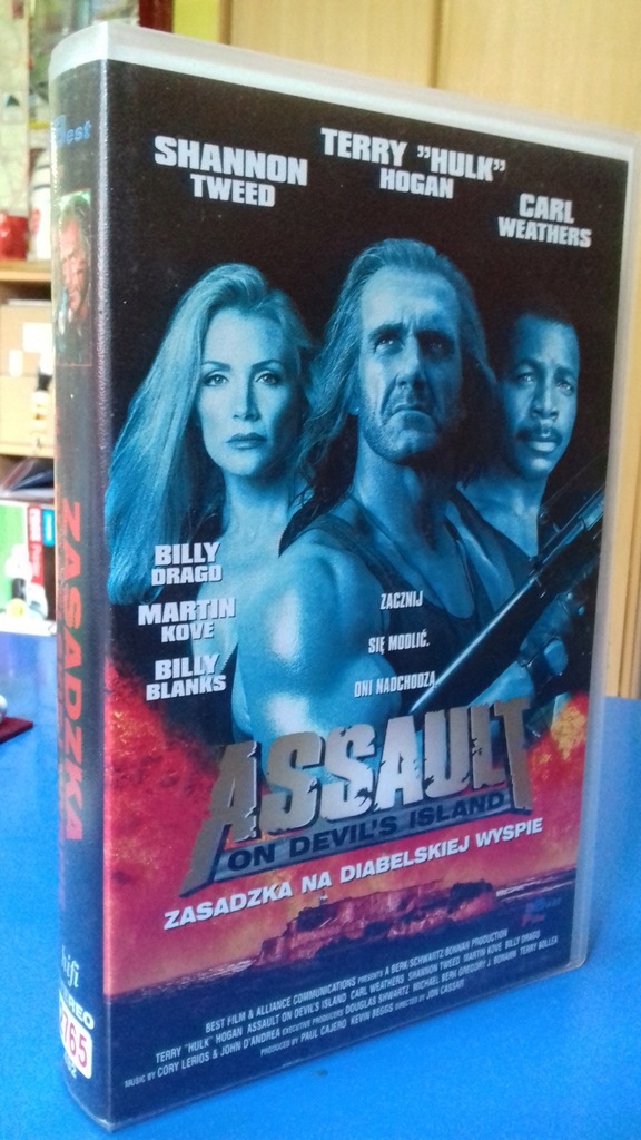 Vhs Assault On Devil S Island Zasadzka 1997 8361050411 Oficjalne Archiwum Allegro