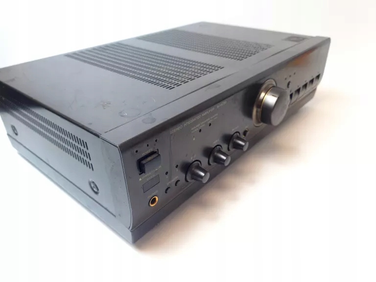 WZMACNIACZ TECHNICS SU-A700