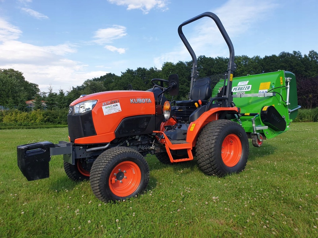 Ciągnik KUBOTA B2261 MANUAL DEMO