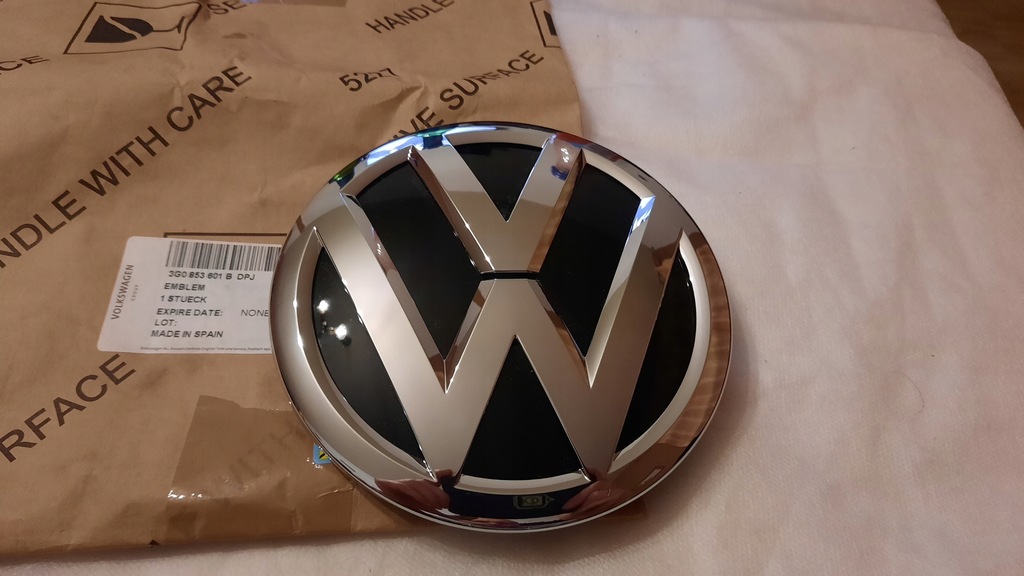 Znaczek emblemat logo VW Jetta Passat atrapa