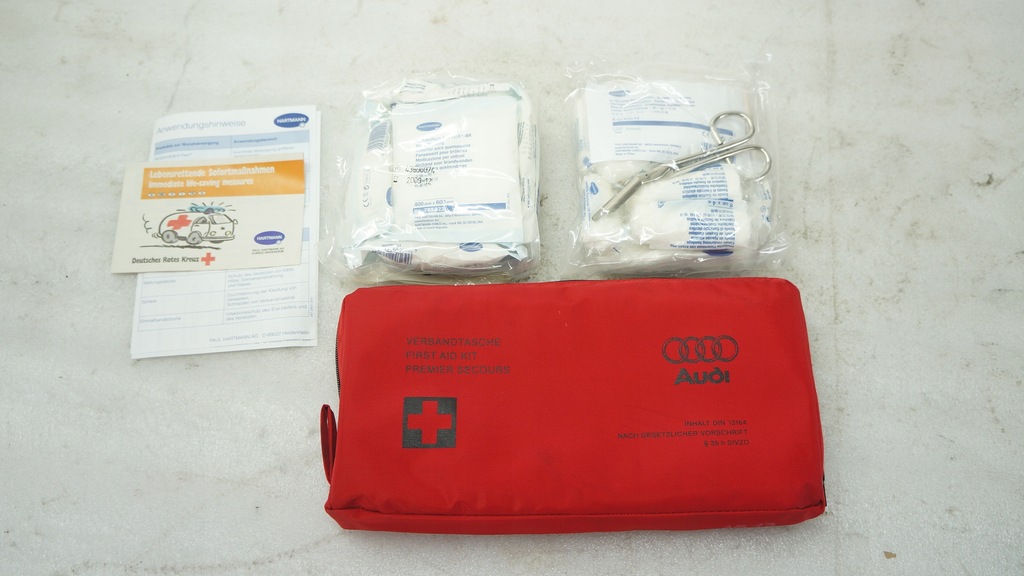 AUDI A4 B7 ORYGINALNA APTECZKA 4B0860281 KOMPLETNA