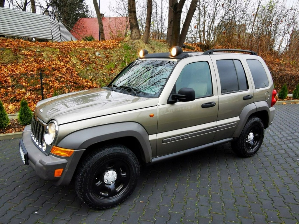 Jeep Liberty Salon Polska 4x4 fulltime mały przeb