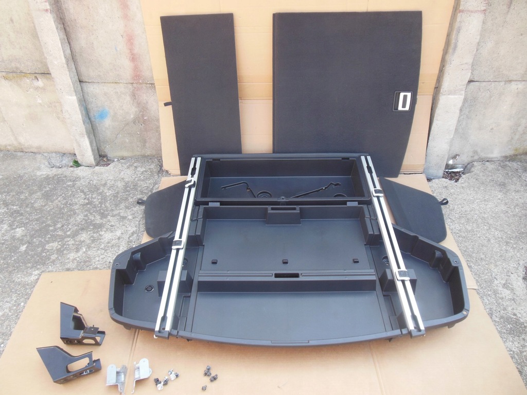 Podwójna podłoga bagażnika szyny Avensis T27 kombi