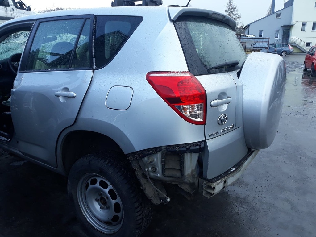 TOYOTA RAV 4 III 2,2D4D POMPA WTRYSKOWA 22100R020