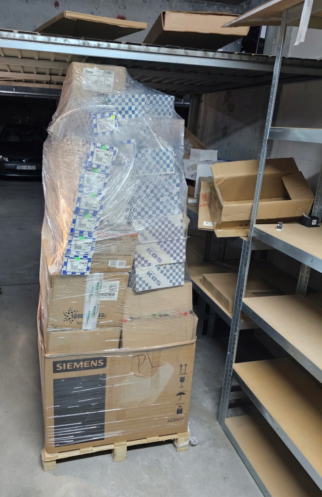 Wyprzedaż magazynu hurowni elektrycznej