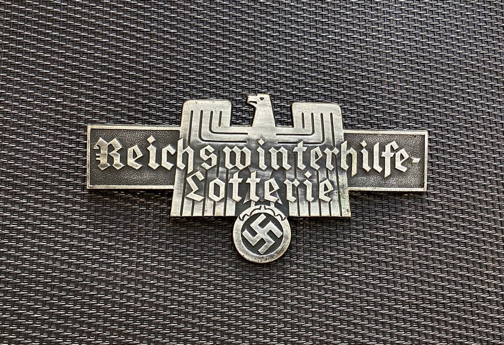 Odznaka na czapkę Reichswinterhilfe Lotterie