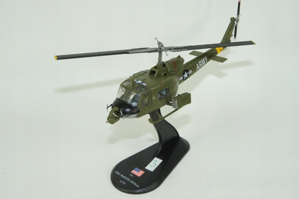 Helikoptery Świata METALOWE (3) 1/72 Bell Huey