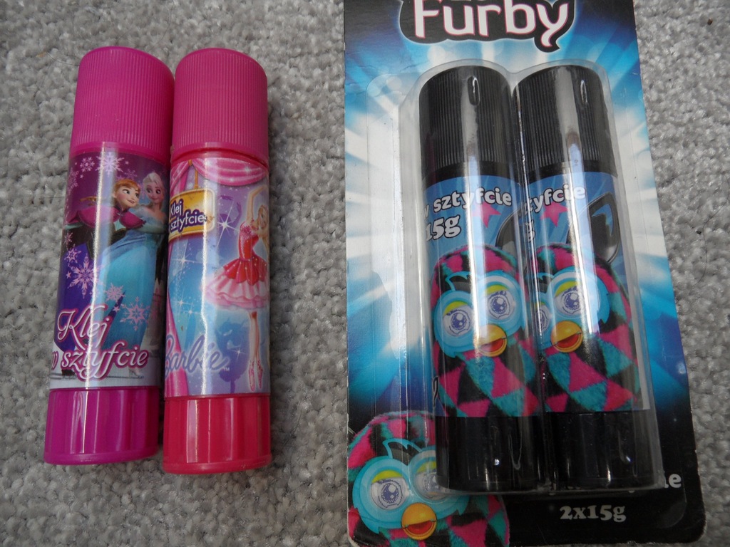 KLEJ W SZTYFCIE BARBIE KRAINA LODU FURBY 15 GR