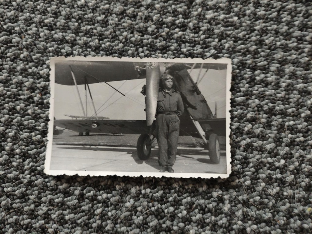 LOTNIK = PILOT - SAMOLOT