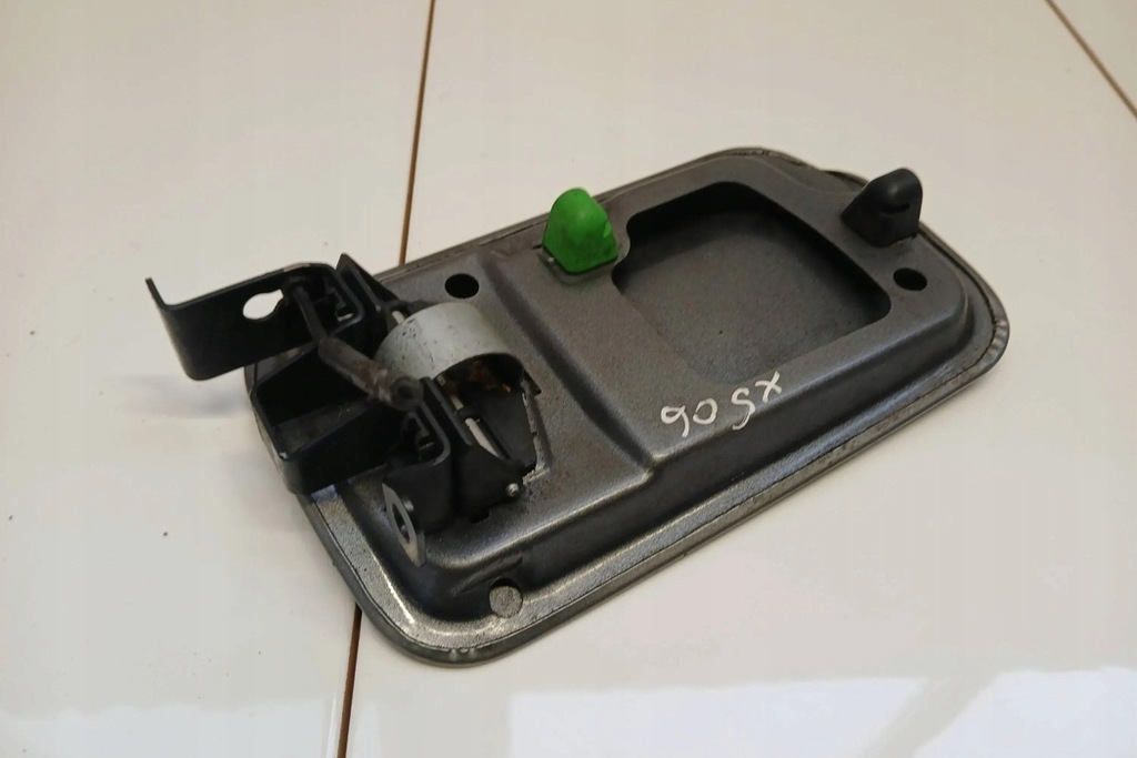 Silniczek klapki wlewu paliwa BMW X5 (E53) HL0684 3.0L diesel 160kW 2006