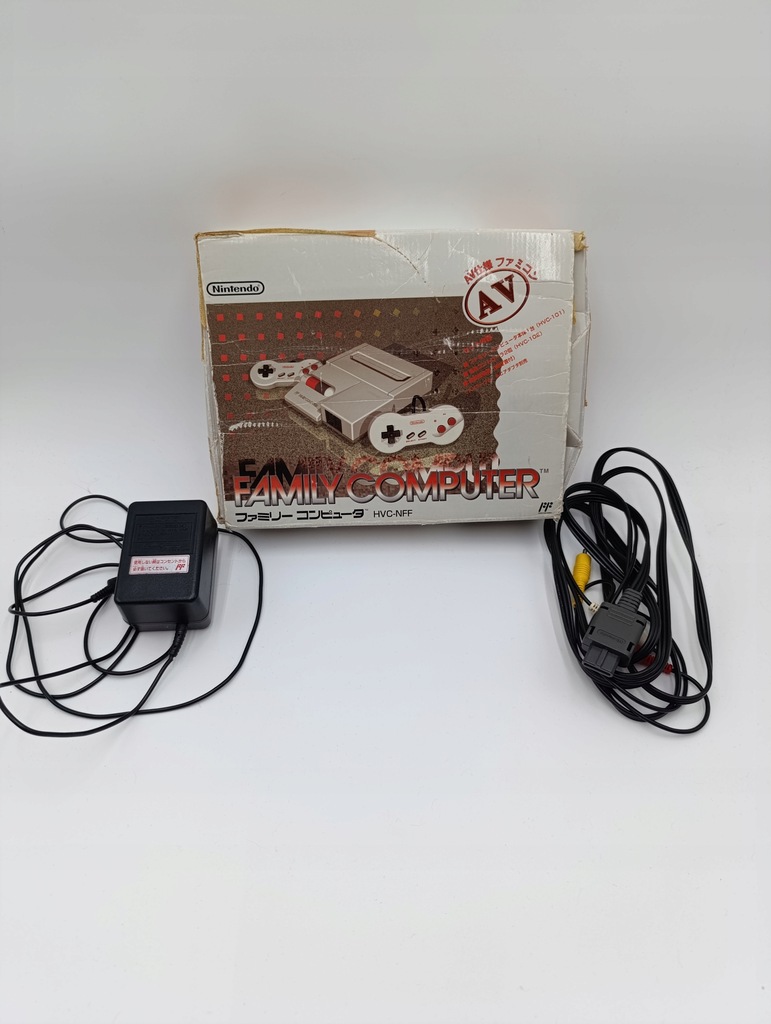 Konsola Nintendo Famicom AV