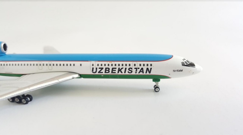 Купить Модель самолета Туполев ТУ-154 Узбекистан 1:400: отзывы, фото, характеристики в интерне-магазине Aredi.ru