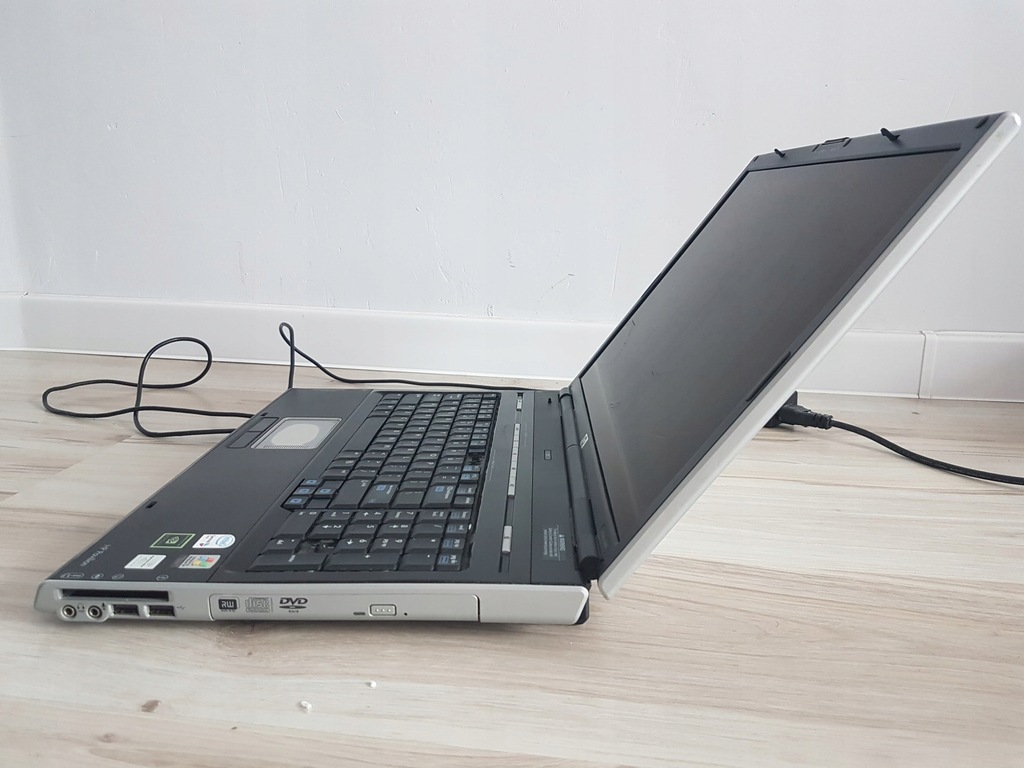 Laptop HP Pavilion dv8000 17" cali 8295334384 oficjalne archiwum
