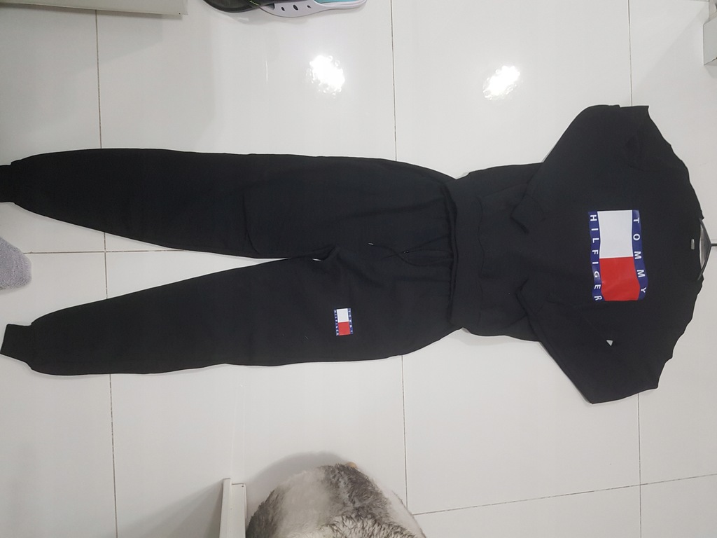 Dres TOMMY HILFIGER z Turcji r.L