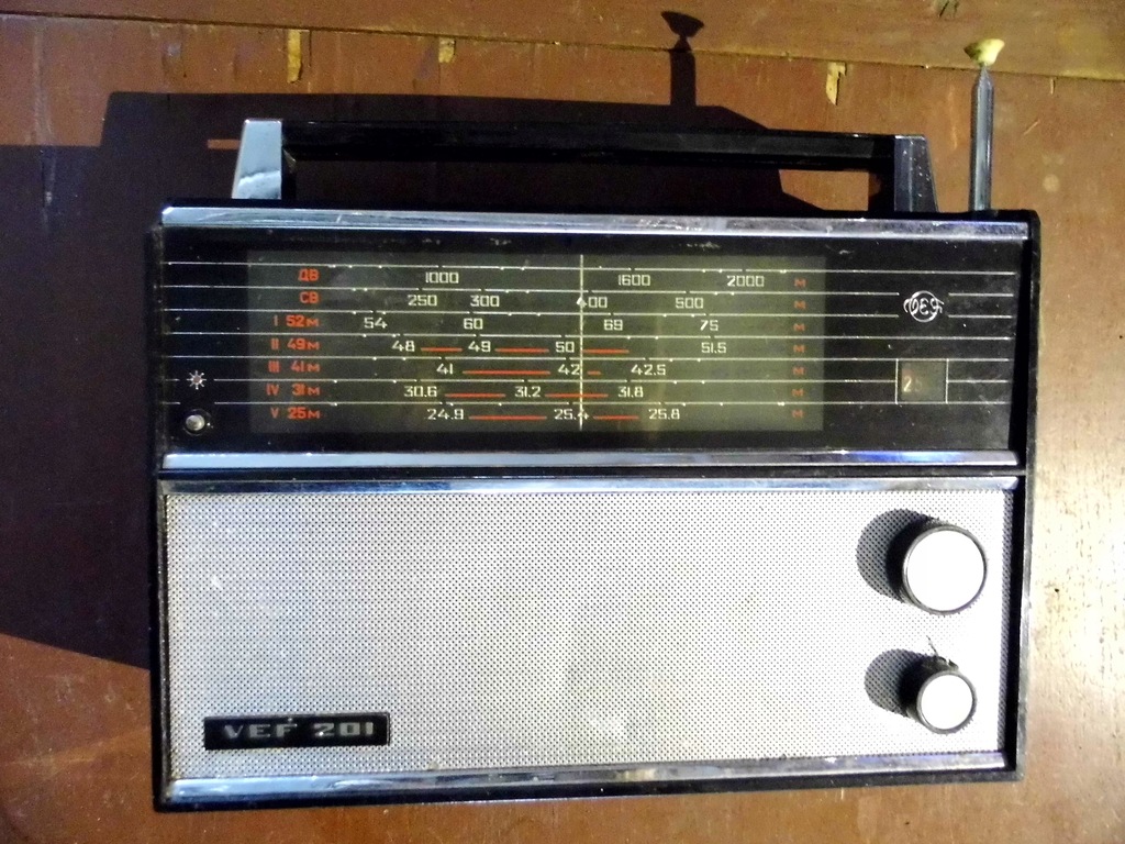 RADIO VEF 201 W PEŁNI SPRAWNE