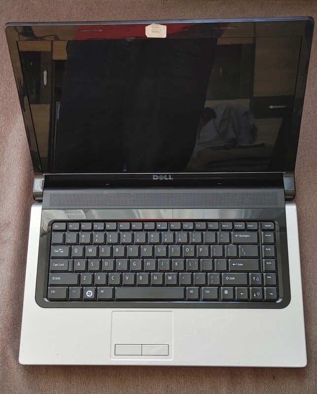 laptop dell model studio 1555