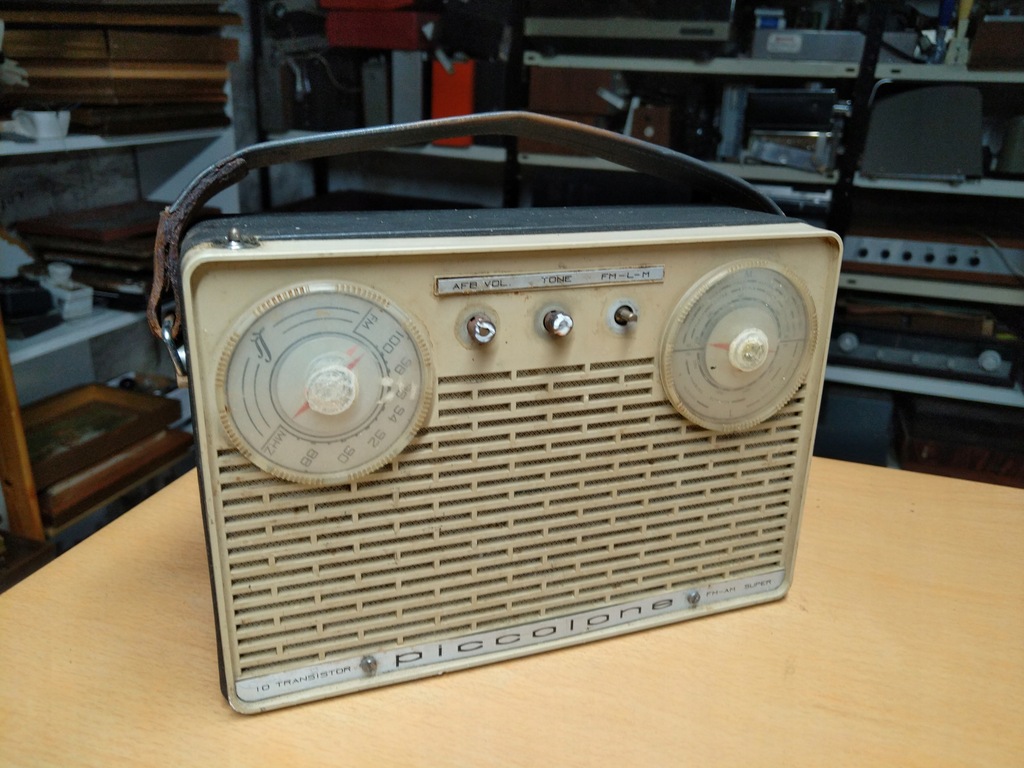 Radio przenośne PICCOLONE Linnet & Laursen