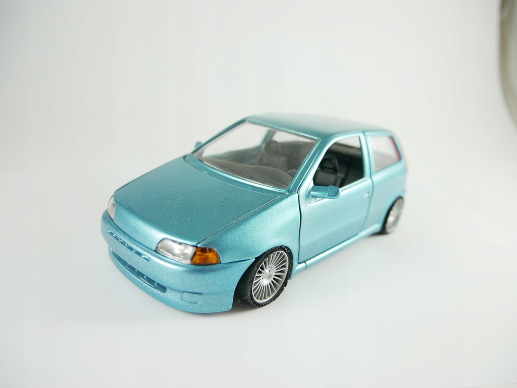 MODEL FIAT PUNTO 1:24 TUNING GERMAN STYLE STANCE
