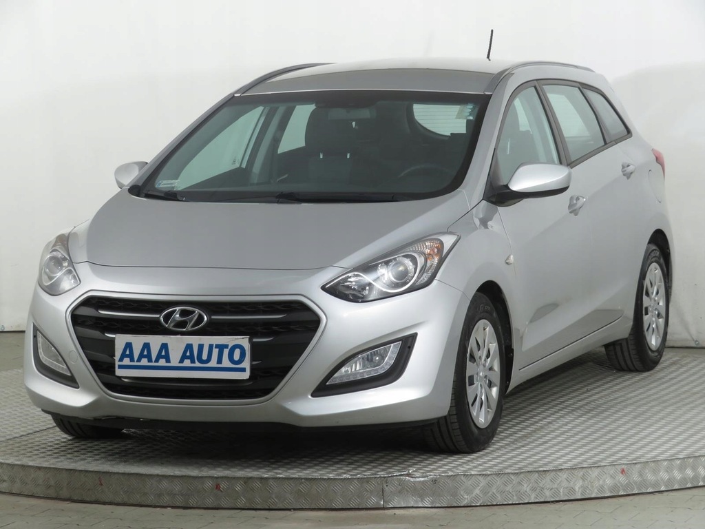 Купить Hyundai i30 1.4 CRDi, Салон Польша: отзывы, фото, характеристики в интерне-магазине Aredi.ru